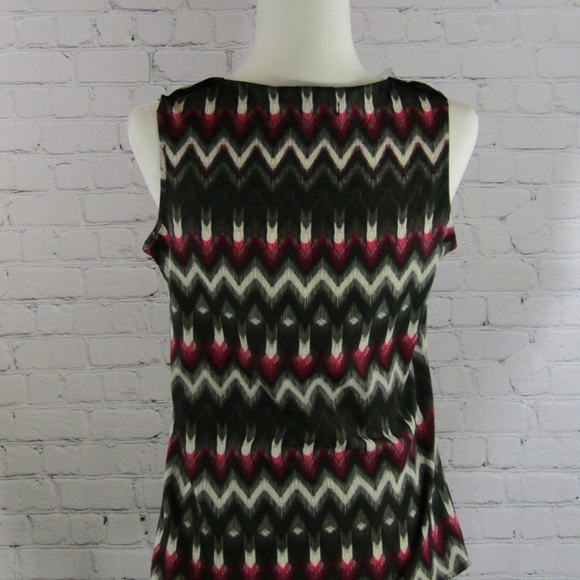 Banana Republic Black Chevron Unlined Pleat Neck Spring Blouse Lightweight Tank - Picture 2 of 5